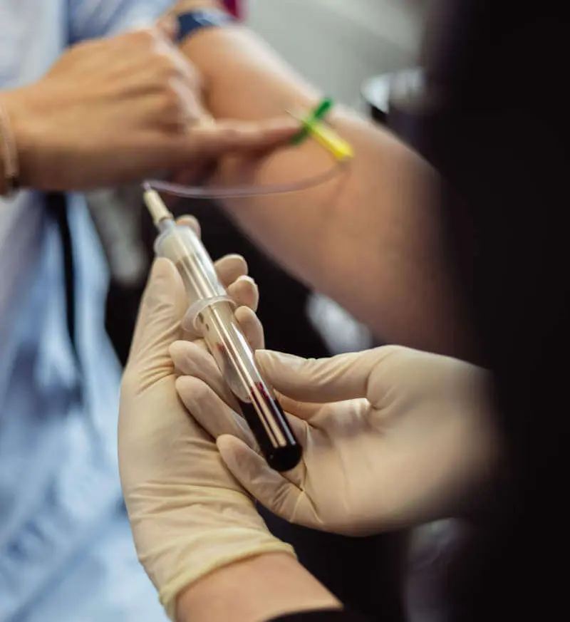 Aufbereitung von Eigenblut für die PRP- und PRF-Therapie
